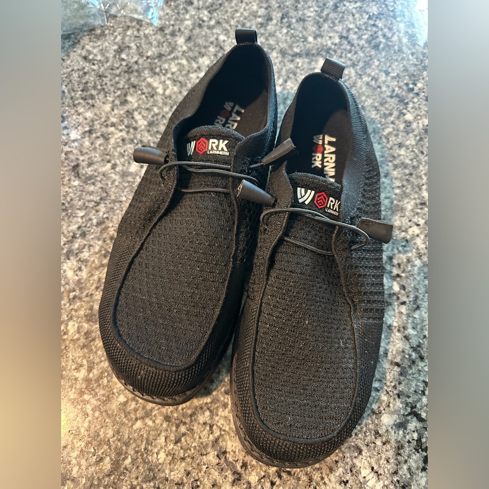 LARNMERN Slip On Steel Toe Sneakers
